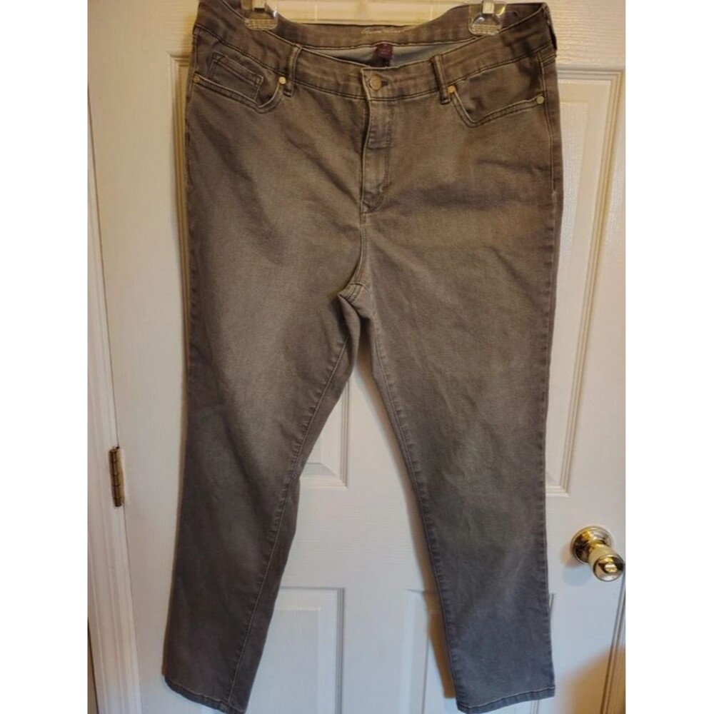 Gloria Vanderbilt slim fit faded off seat jeans 16